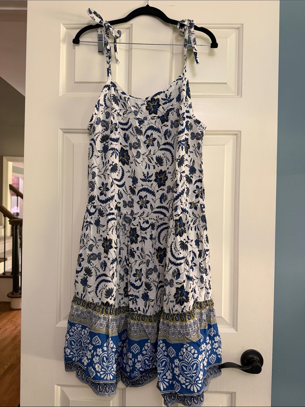 beachlunchlounge White and Blue Floral Tie-Shoulder Sundress